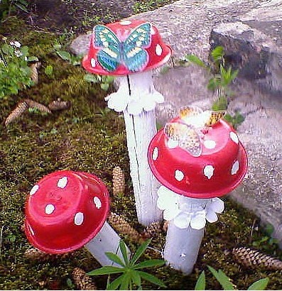 Kids Craft Idea:  Mushroom Yard Art